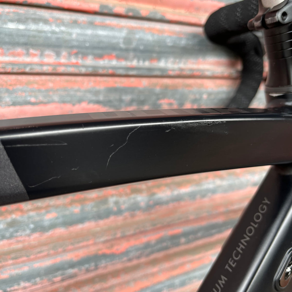 Btwin Ultra AF 700 Shimano 105 Aluminium Road Bike - S 53cm