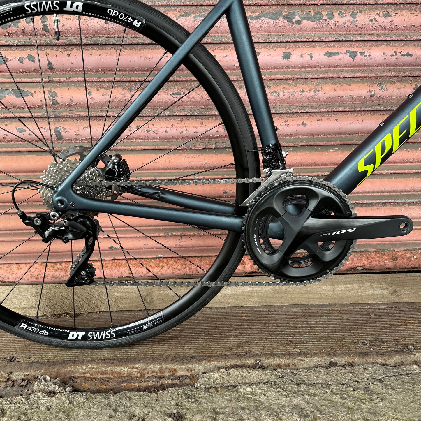 Specialized Tarmac SL6 Sport Shimano 105 Disc Carbon Road Bike - 58cm