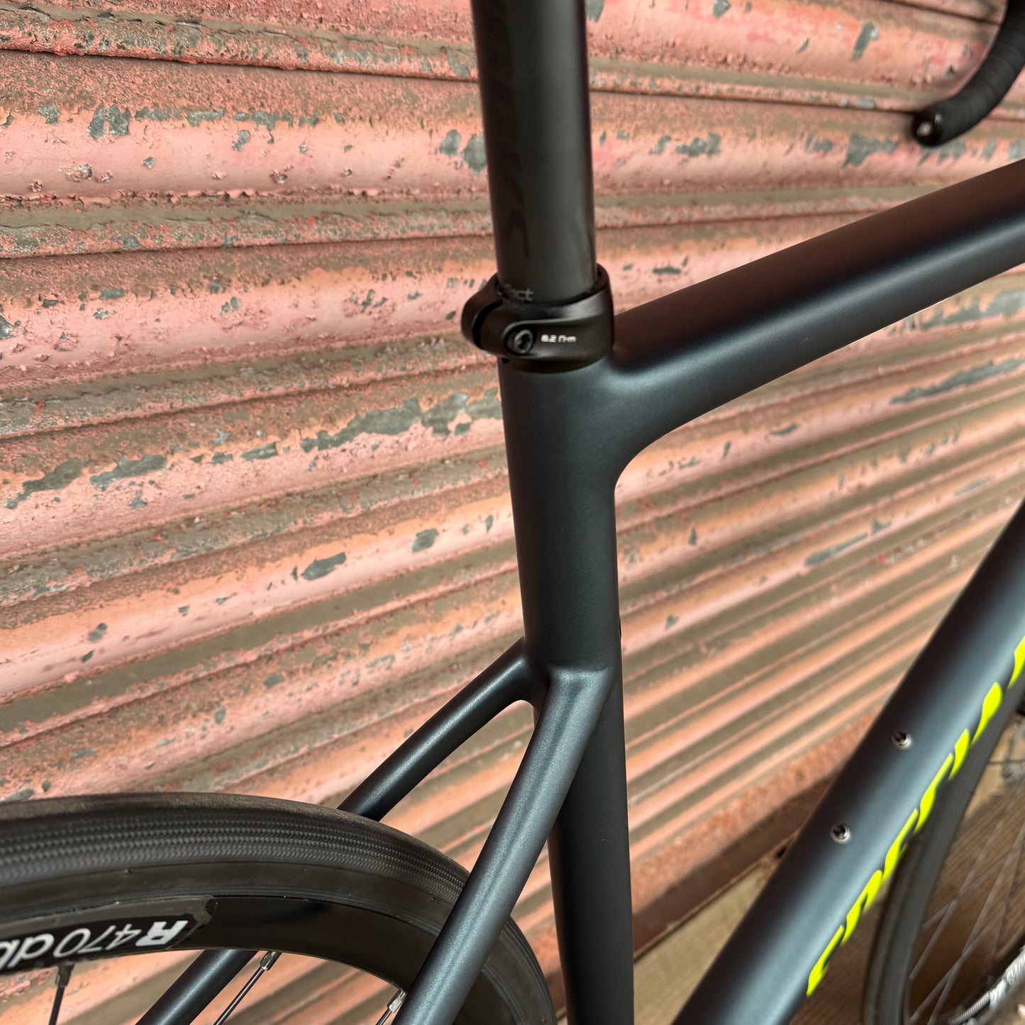 Specialized Tarmac SL6 Sport Shimano 105 Disc Carbon Road Bike - 58cm