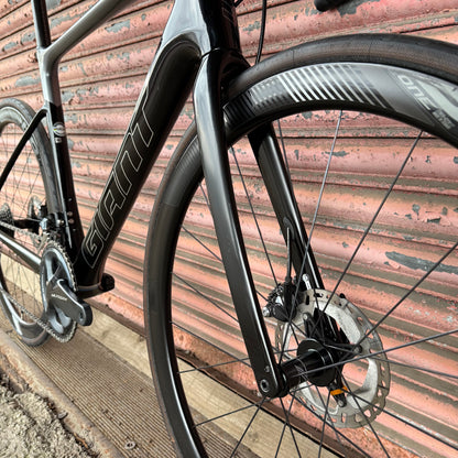 Giant Defy Advanced 1 Ultegra Carbon Endurance Road Bike - M/L 56cm