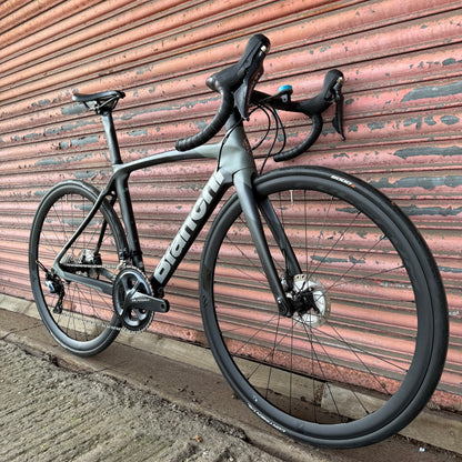 Bianchi Oltre XR3 CV Ultegra Carbon Aero Disc Road Bike - 50cm