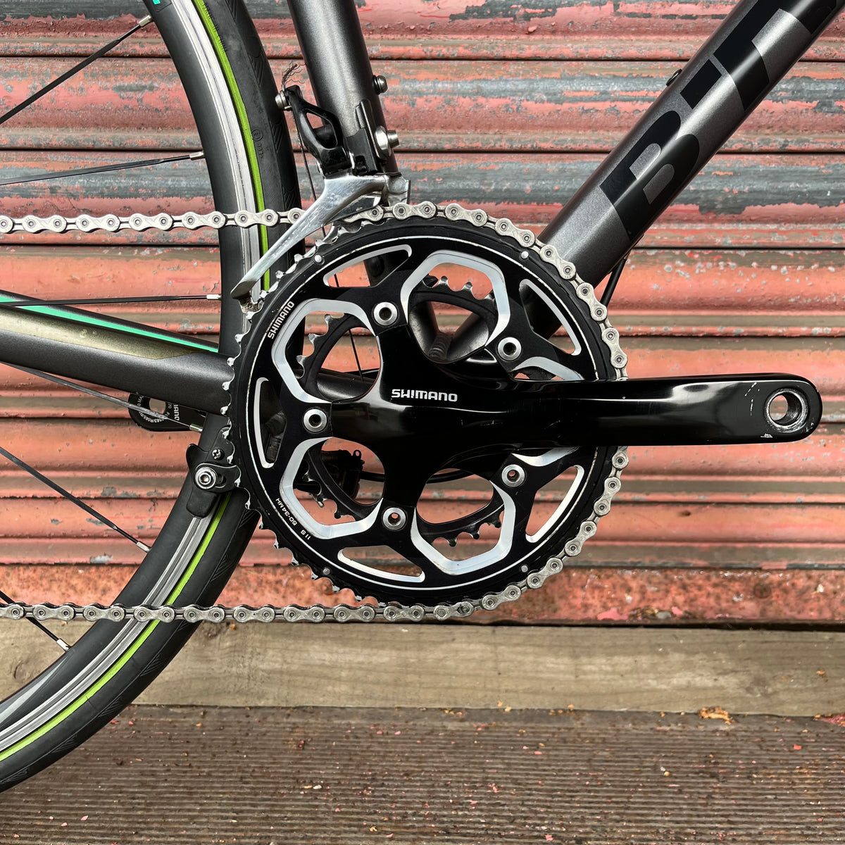 Btwin Ultra AF 700 Shimano 105 Aluminium Road Bike - S 53cm