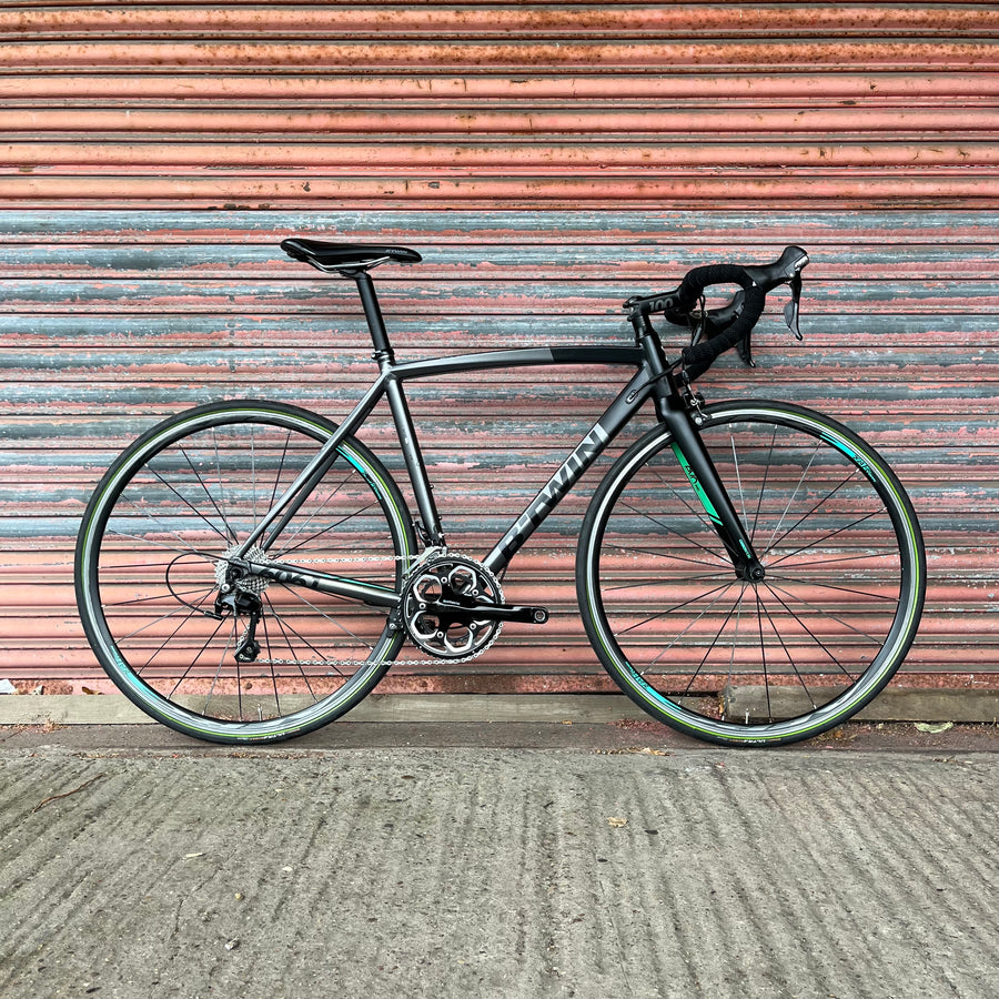 Road Bike Btwin Cycle Brand B'Twin Triban RC 520 105 Flat Bar Disc