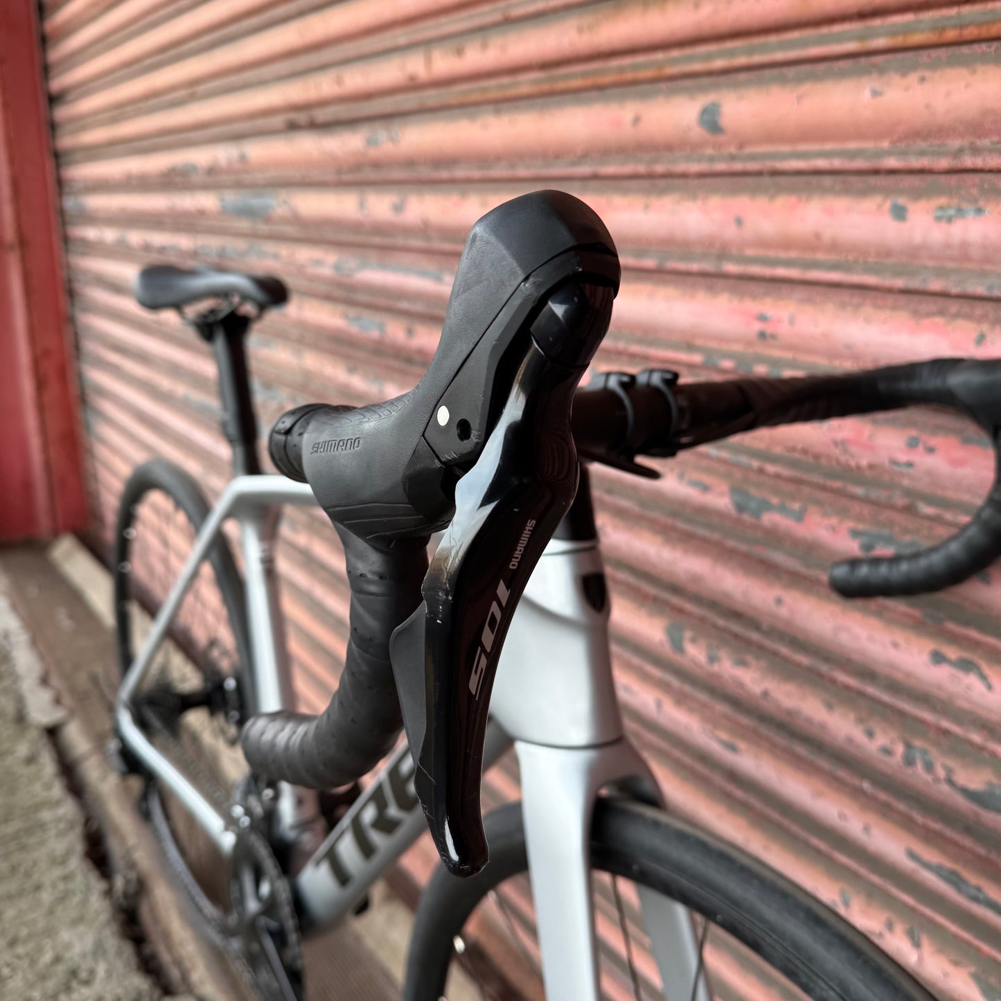 Trek Emonda SL5 Shimano 105 Carbon Disc Road Bike - 54cm