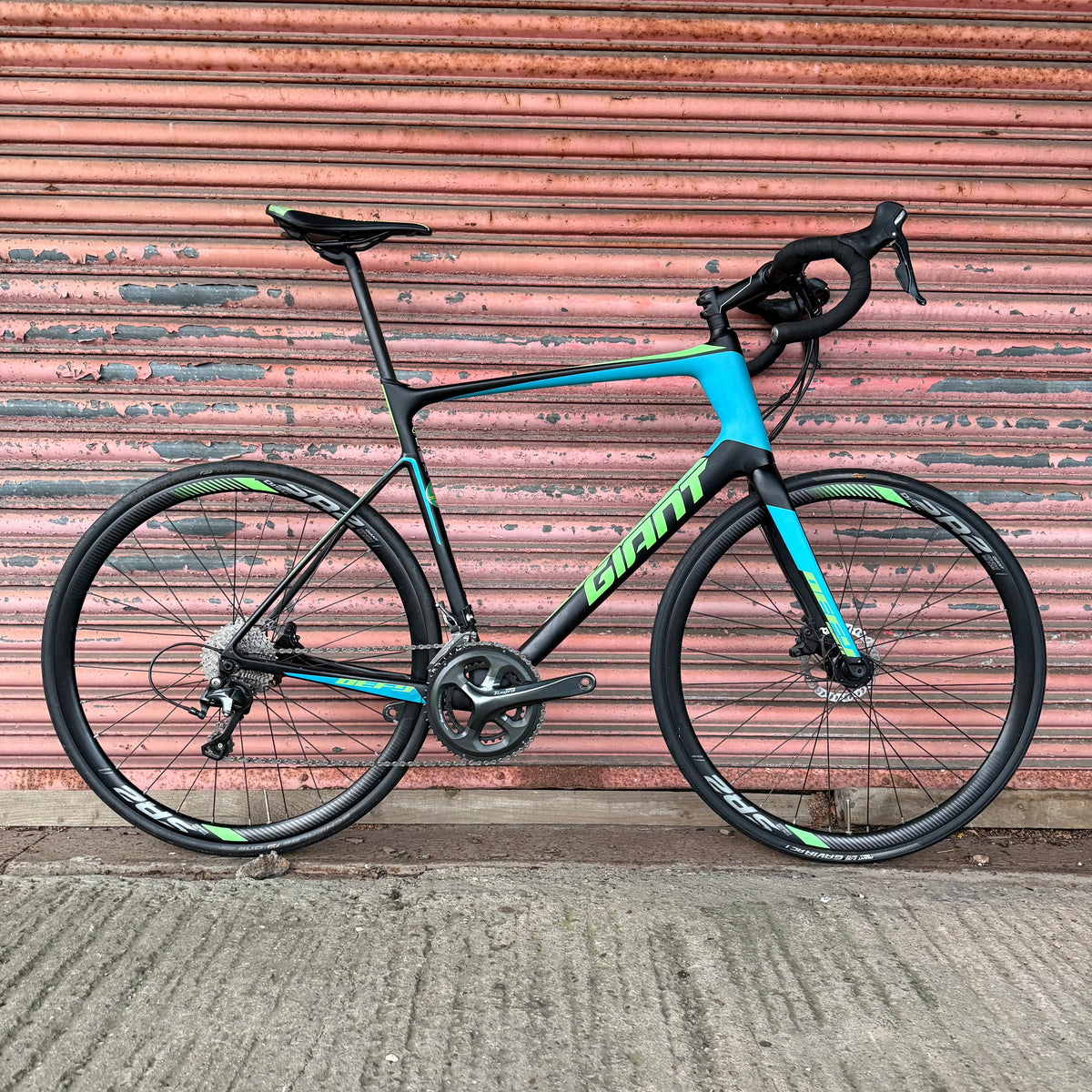 Giant Defy Advanced 3 Tiagra Carbon Endurance Road Bike XL