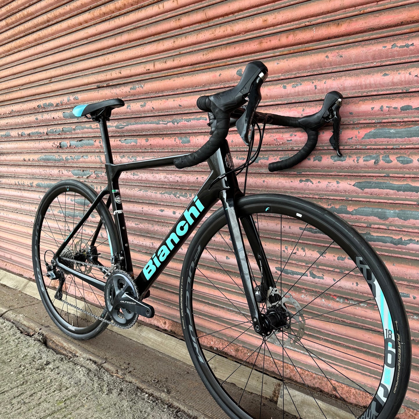 Bianchi Sprint Ultegra Carbon Disc Road Bike - 55cm