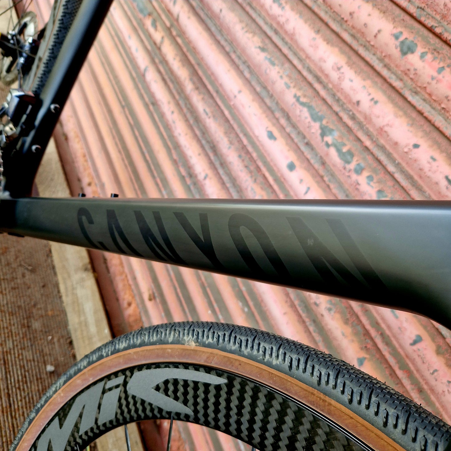Canyon Ultimate CF SLX Ultegra Di2 Carbon Disc Road Bike - 2XL 61cm