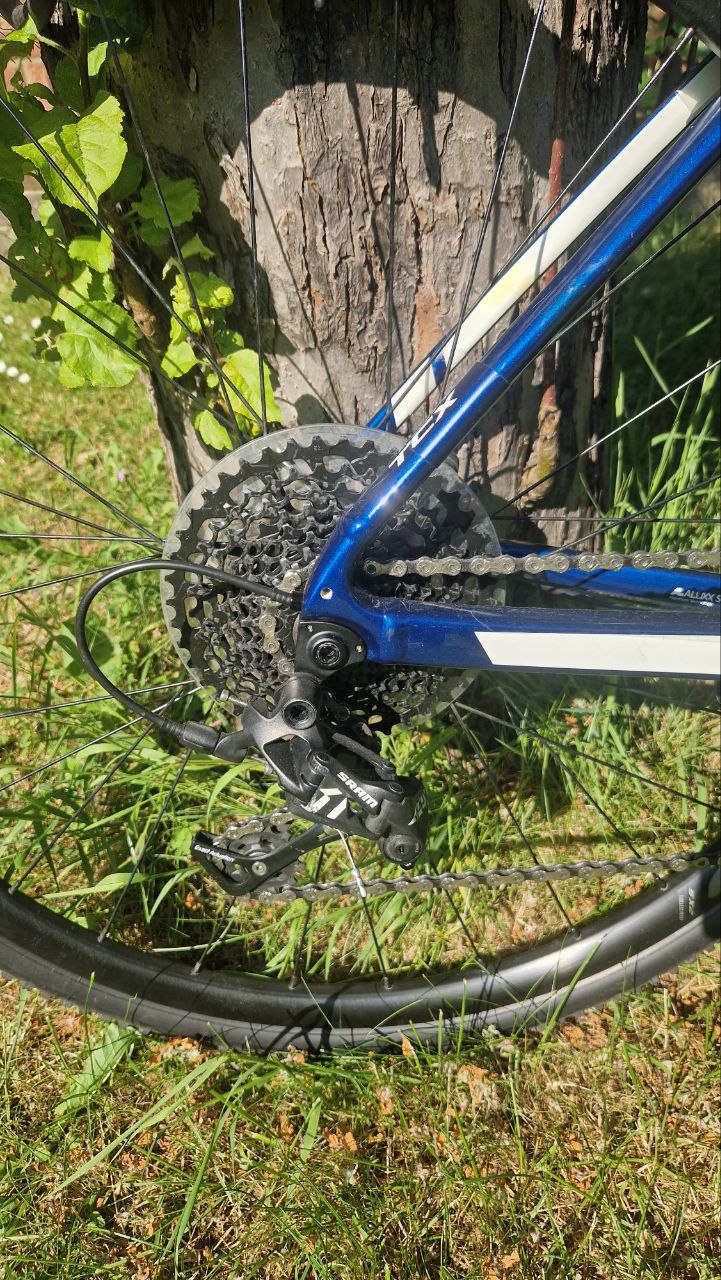 Giant TCX SLR 2 Gravel / Cyclo Cross Bike SRAM Apex Disc Brakes - Size Small