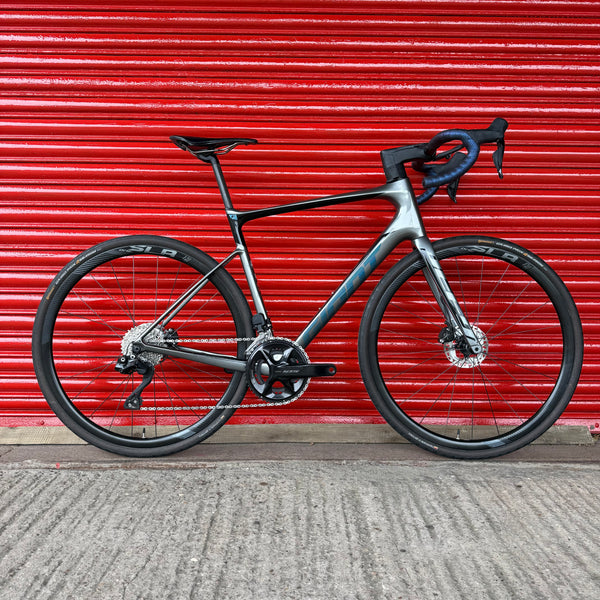 giant defy road bicycle Giant Defy Advanced Pro 105 Di2 Carbon Disc Road Bike