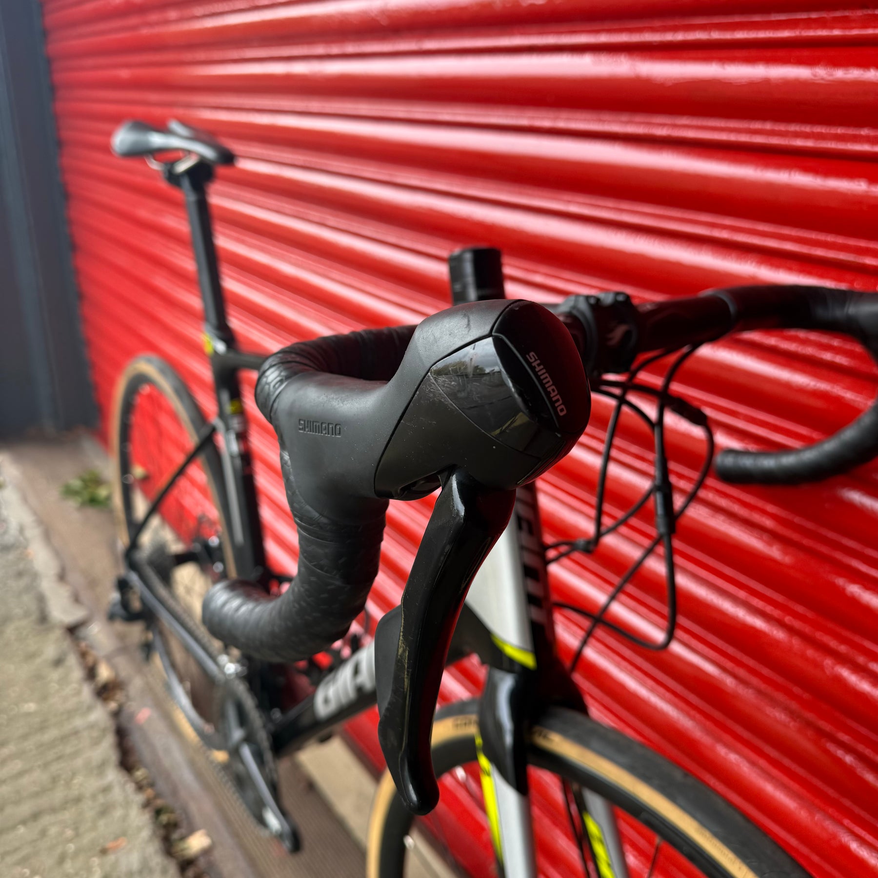 Giant Defy Advanced Pro Shimano 105 Carbon Disc Road Bike - L 58cm