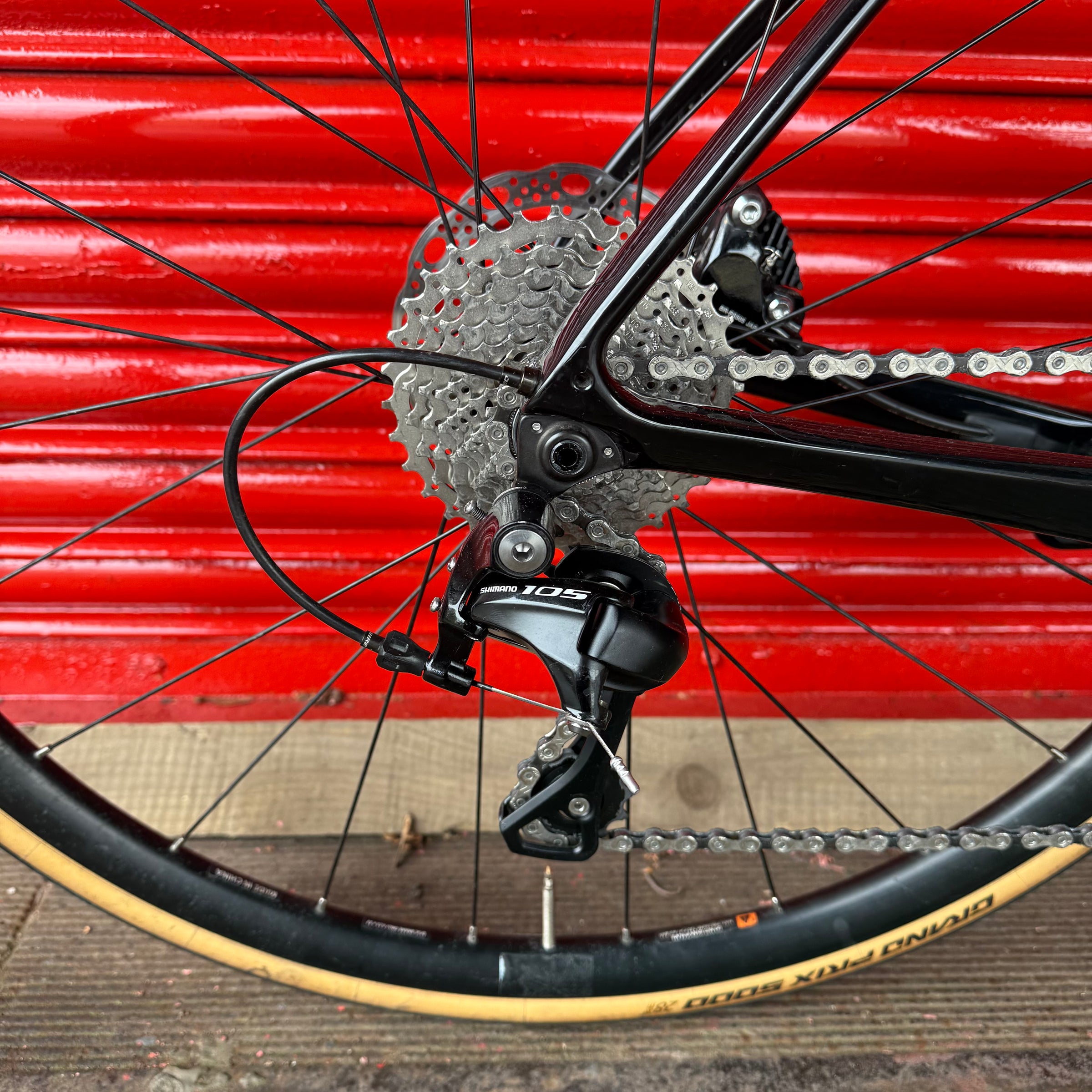 Giant Defy Advanced Pro Shimano 105 Carbon Disc Road Bike - L 58cm