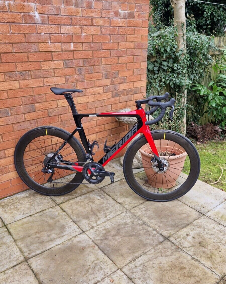 Merida Reacto 7000e (M/L) Ultegra Di2 Carbon Disc Road Bike - Mavic Cosmic wheel